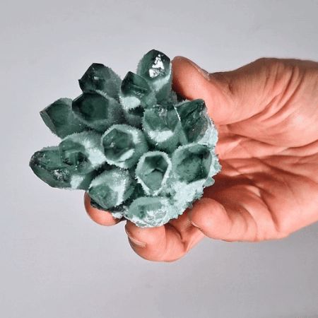 Amas de Quartz sculpté - Quartz Fantôme Vert (environ 250-300g 8cm)