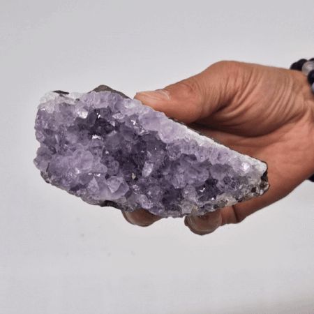 Grappe d'améthyste naturelle de qualité supérieure de taille moyenne (environ 350-450 g, 7,5-10 cm)
